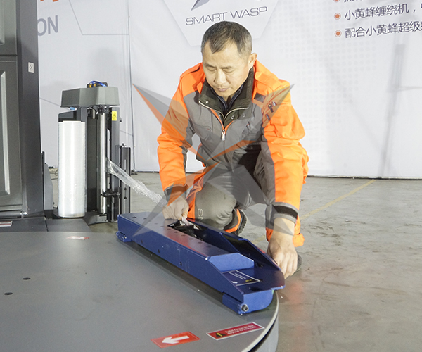 纏繞機(jī)啟動(dòng)時(shí)無動(dòng)作的原因分析 纏繞機(jī)啟動(dòng)時(shí)無動(dòng)作的原因分析