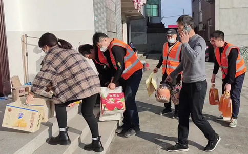 小黃蜂 | “春節(jié)慰問送溫暖 濃濃關懷顯真情”走進桃花源村